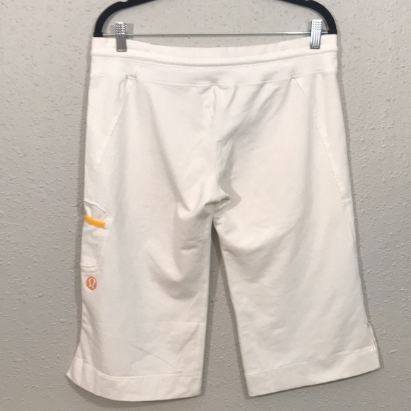 Lululemon Athletica RARE White French Terry Wide Leg Capris Size 8 - Picture 3 of 10